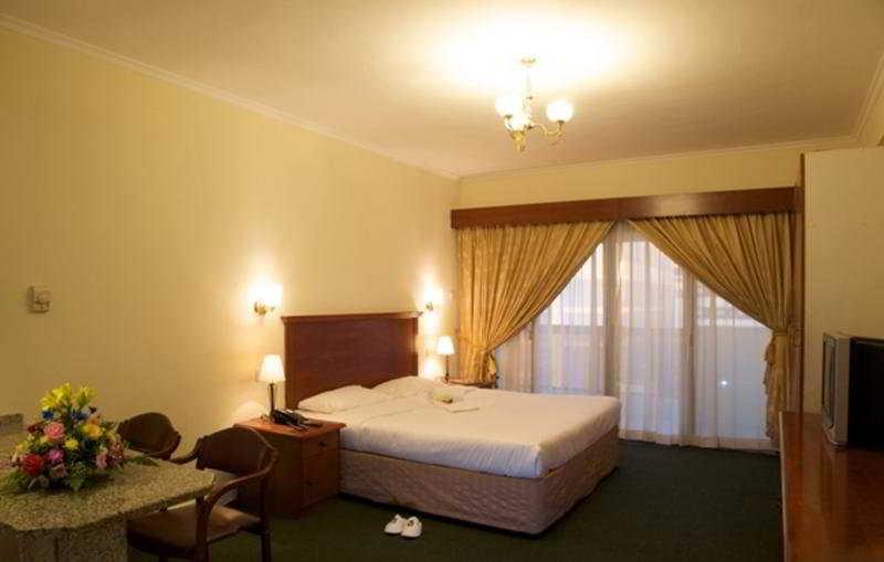 Al Mas Hotel Apartments Dubai Exterior photo